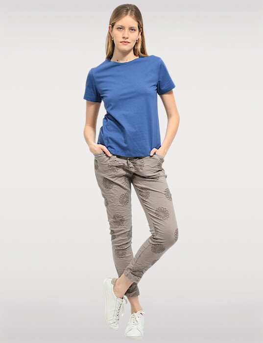 Pantalon Ajusté Froissé à Enfiler avec Détail Brodé sur le Devant par Froccella