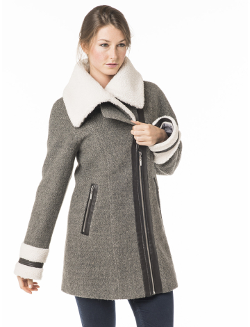 Manteau de laine avec bordure en cuir synthétique par Nuage